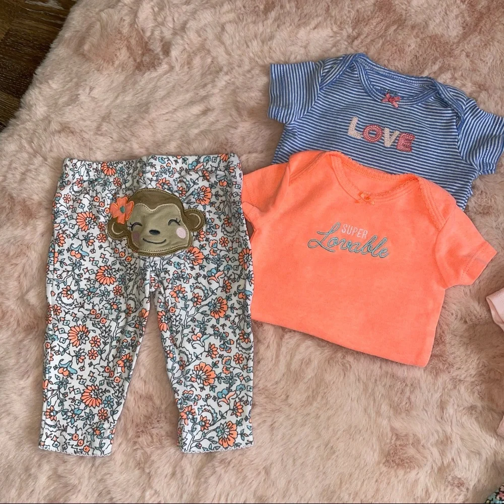 Lot of 0-3 month Carters baby girl clothes - Picture 2 of 6